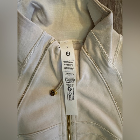 Lululemon cropped define jacket, Bone. Size 6. Limited holiday sparkle edition. - Picture 6 of 12